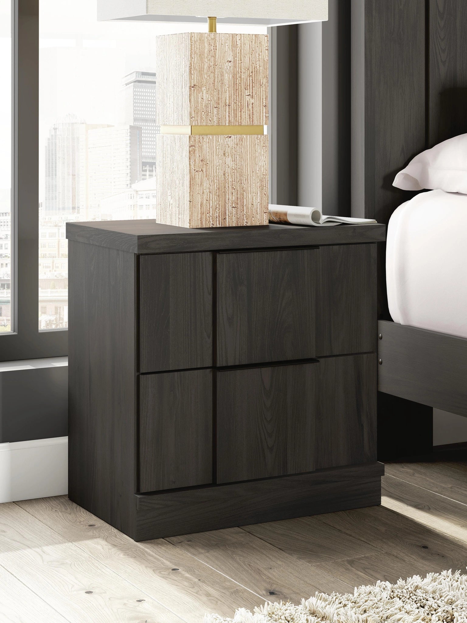 Shaehartin Nightstand