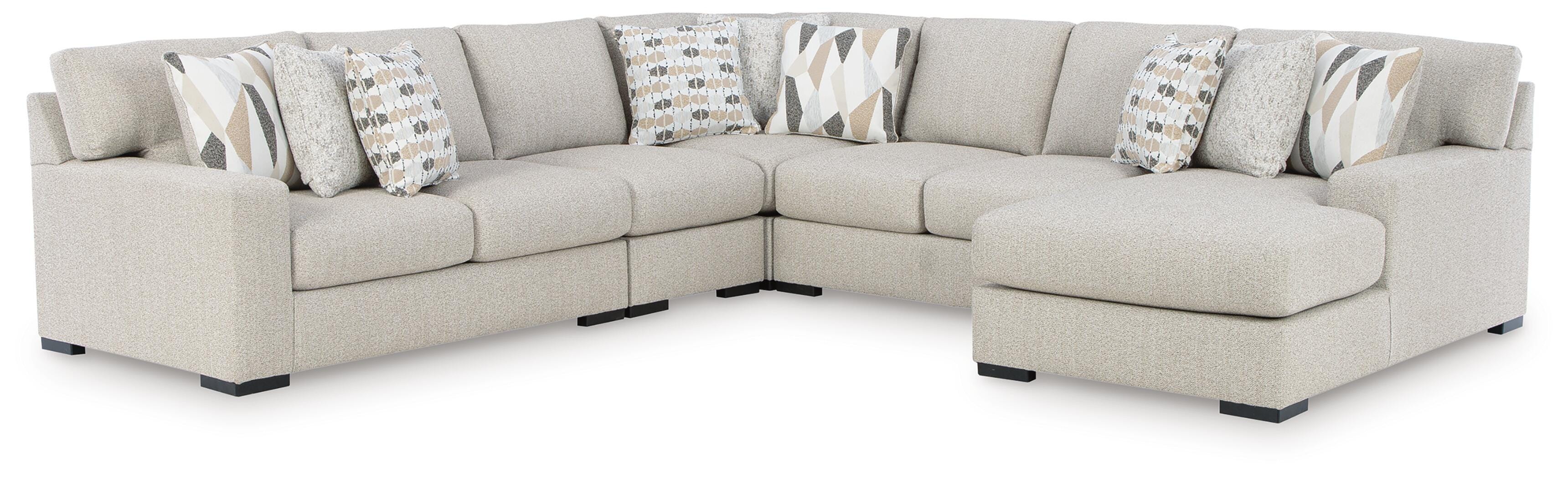 Laurelgrove Sectional with Chaise