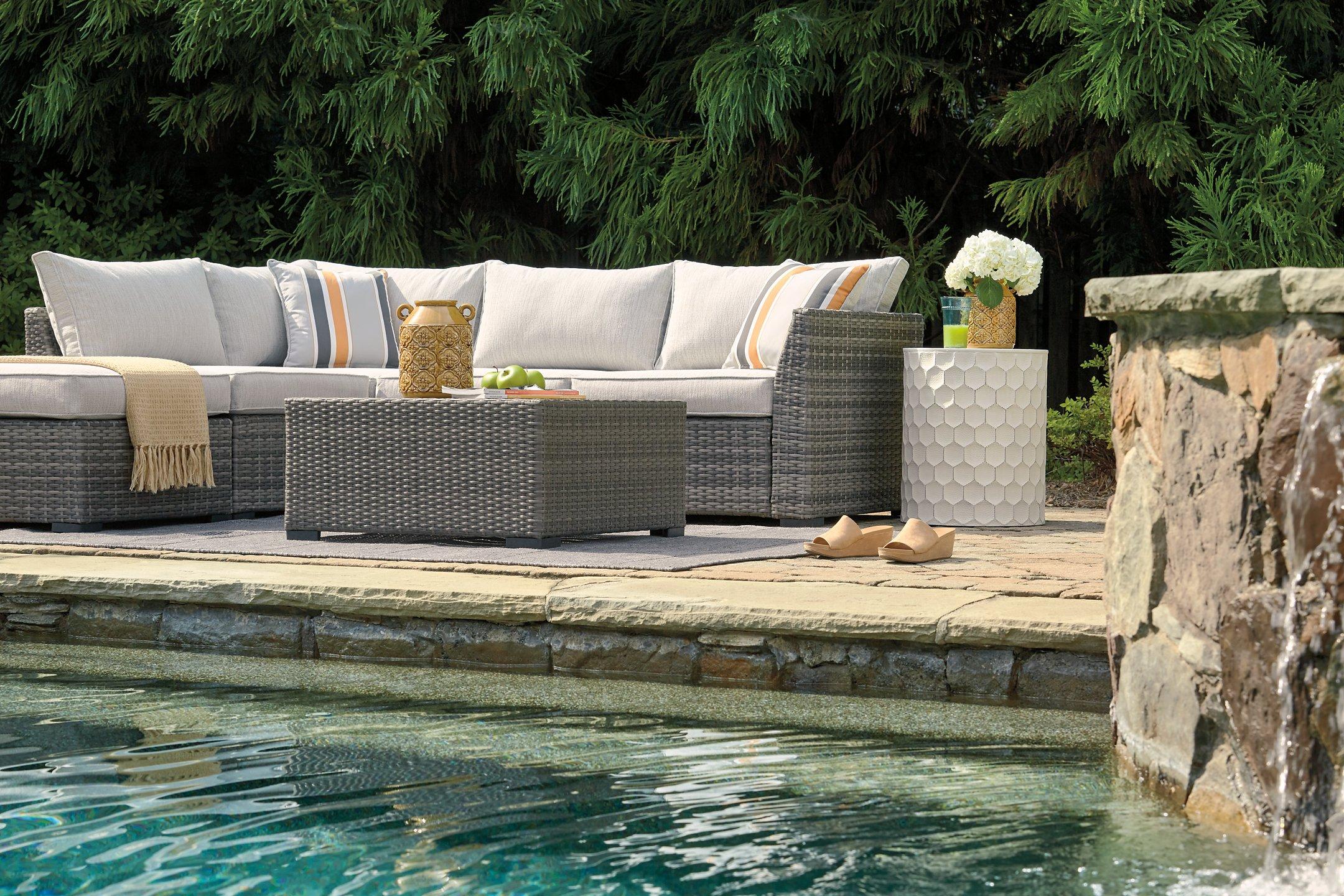 Cherry Point 4-piece Outdoor Sectional Set